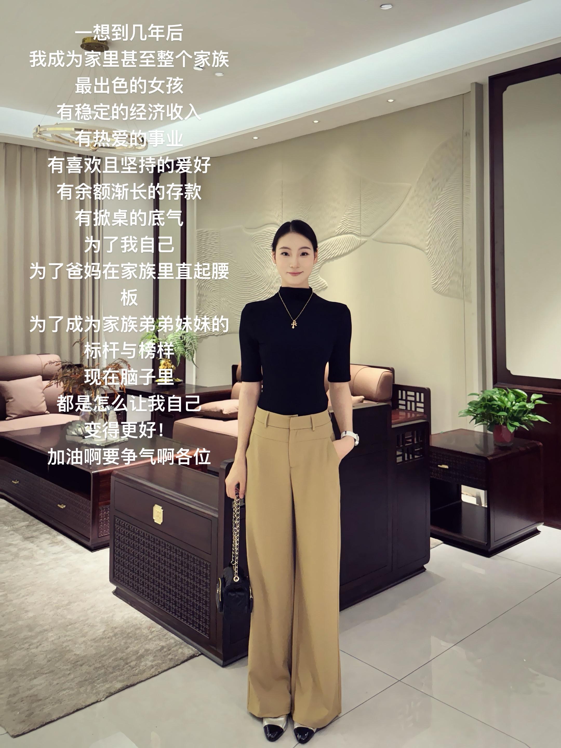 谁说女子不如男。爸爸说“我要让别人知道 我家一个女孩子也比你家三个男娃厉害”