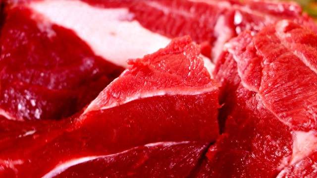 牛肉价格上涨是一个受多种因素综合影响的现象，涉及供应需求成本