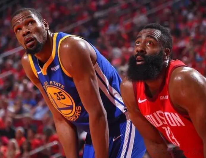 在NBA中有5名现役准名人堂球员不会被球队退役球衣。
1.哈登
2.欧文
3.杜