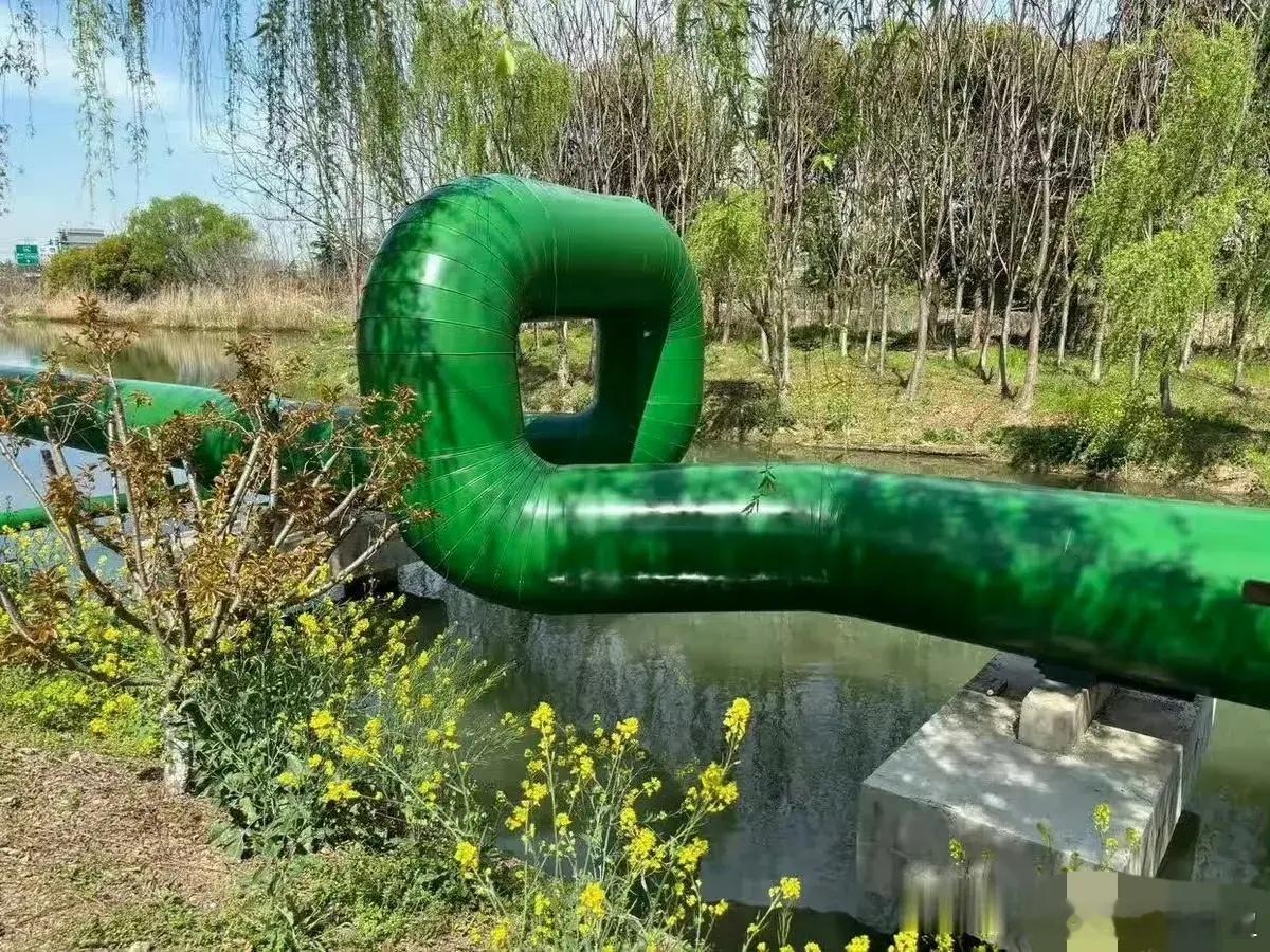这个水管，是不是尺寸设计错了？这样弯弯绕绕，不浪费材料吗？[黑线] 