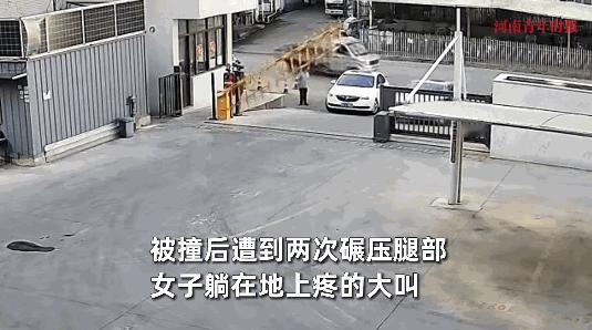 “悲剧还是发生了！”8月23日，浙江，一辆白车为了闯杆，结果在上坡的时候加速撞上
