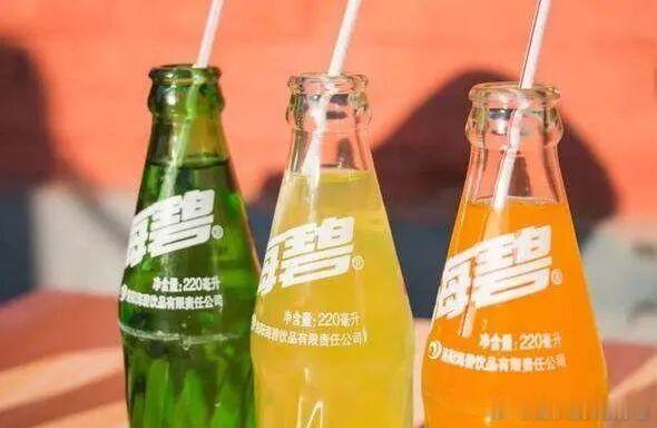 来洛阳玩，千万别错过本地人私藏了四十多年的老味道 —— 海碧汽水🍾大街小巷的汤