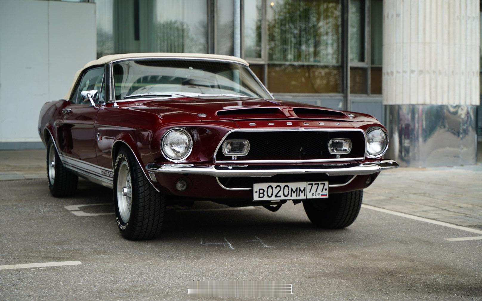 Ford Mustang / Ferrari Portofino Aston M