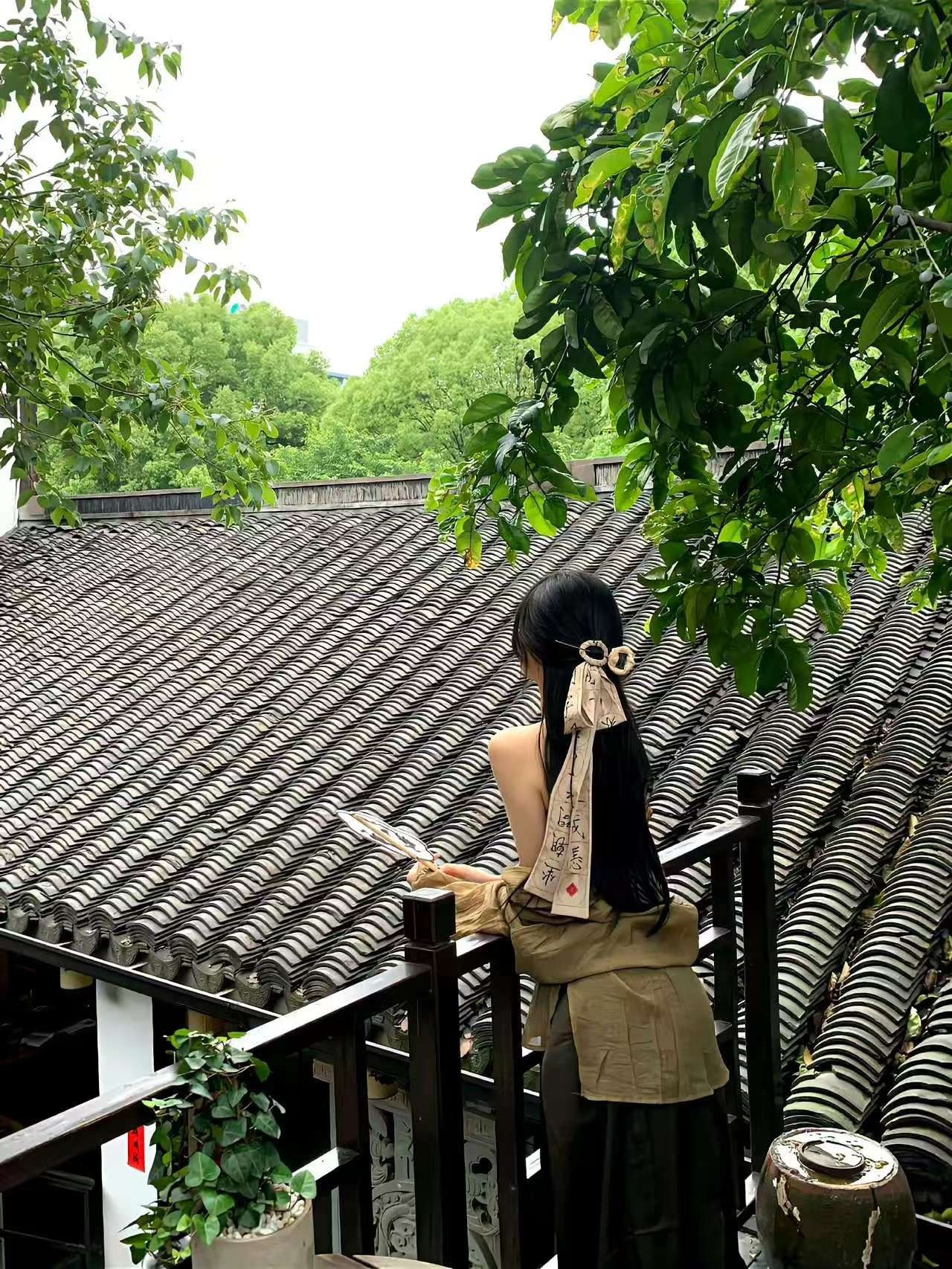 目前这种情况大家回去继续薅T+0就是了，基建那些就当一场梦，反正好的也买不到，徒
