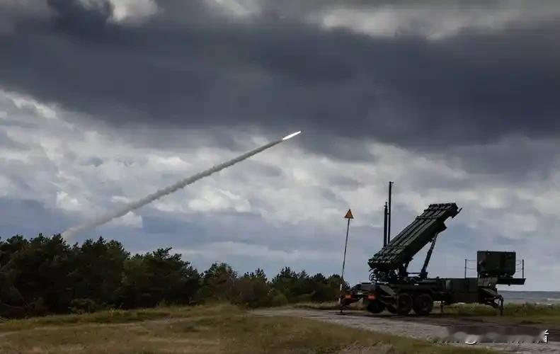 【突发！俄军发动开战以来最大规模混合空袭 600架无人机遮天蔽日】

2025年