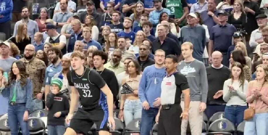 今晚之前，你可能连他的名字都念不对。
 
但就是这个“名字都叫不对”的19岁菜鸟