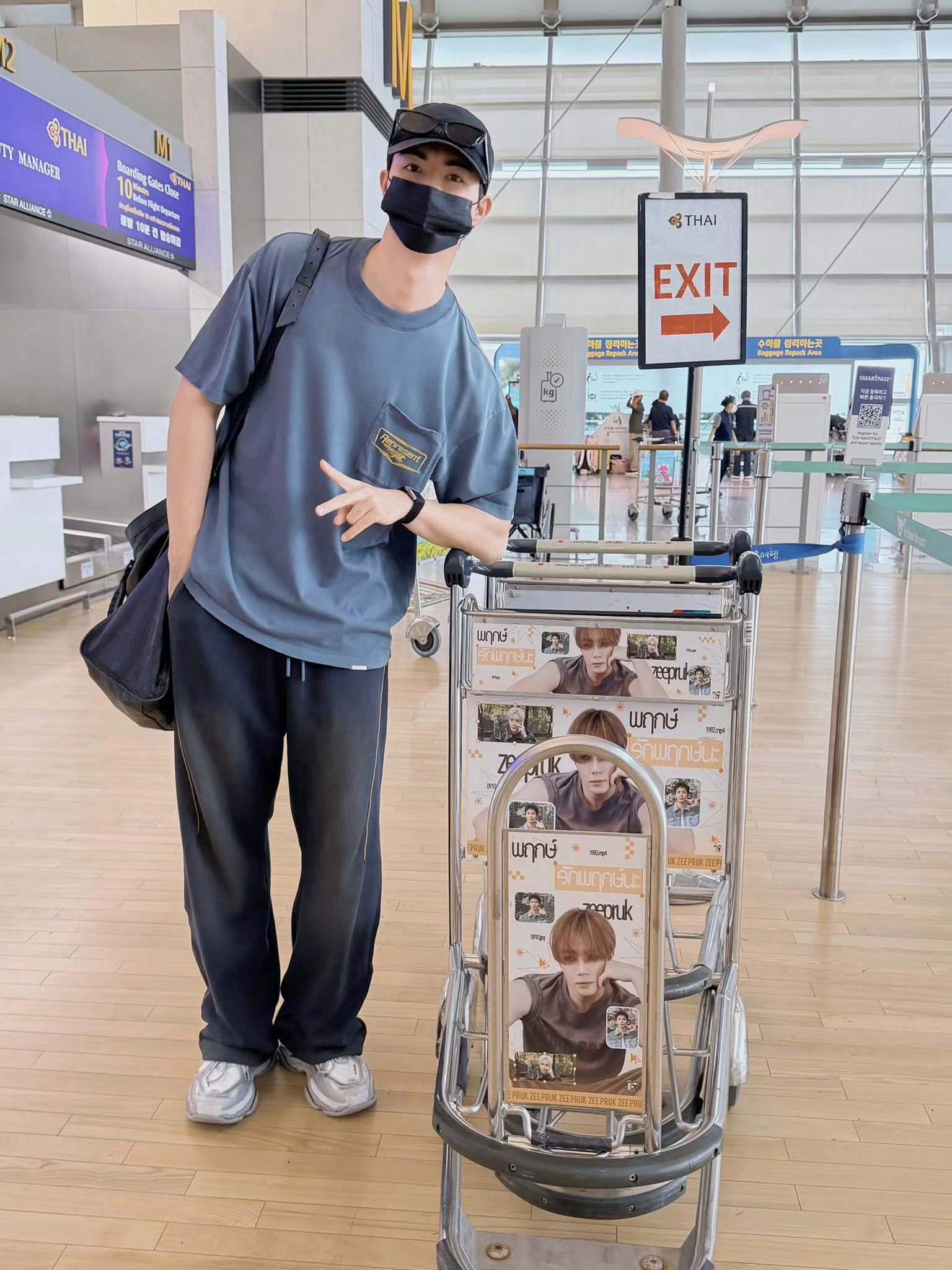 zeenew 💙zeenunew🧡李海海林景云260625帅哥回家喽，起落平
