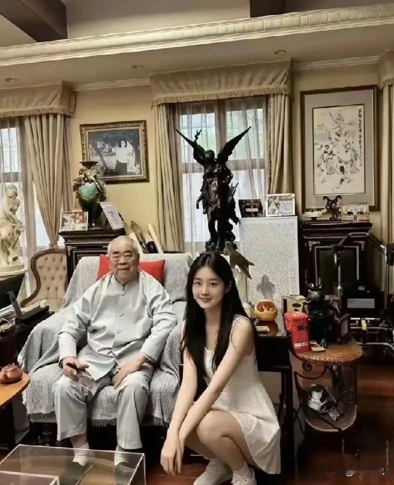 ，不敢相信这差了倍的恋情！[捂脸]