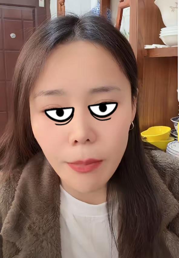 三石最近高调表态，任凭外界怎么说，孩子都没改姓，谁也挑拨不了她和他大娘的关系，还