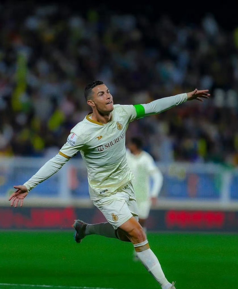 C罗和c罗一起siu到最后历史上的c罗 🚨C罗职业生涯2月25日数据统计：4场