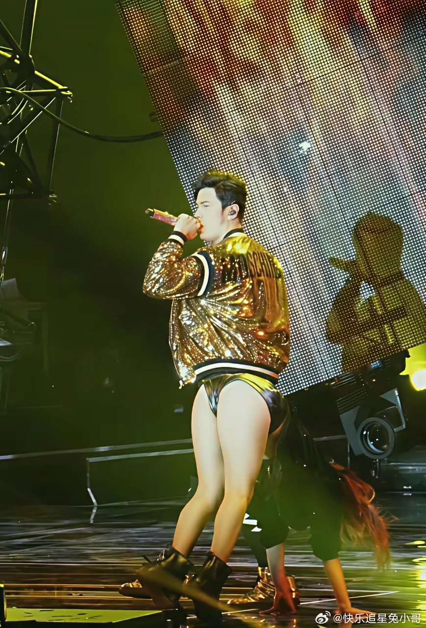 第一次看到周杰伦这个错位图，这个图看一次笑一次！ 