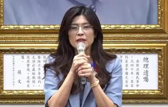 郑丽文的逆袭，真是她一个人的胜利吗？很多人以为这是“改革派”的崛起。错了！真相是