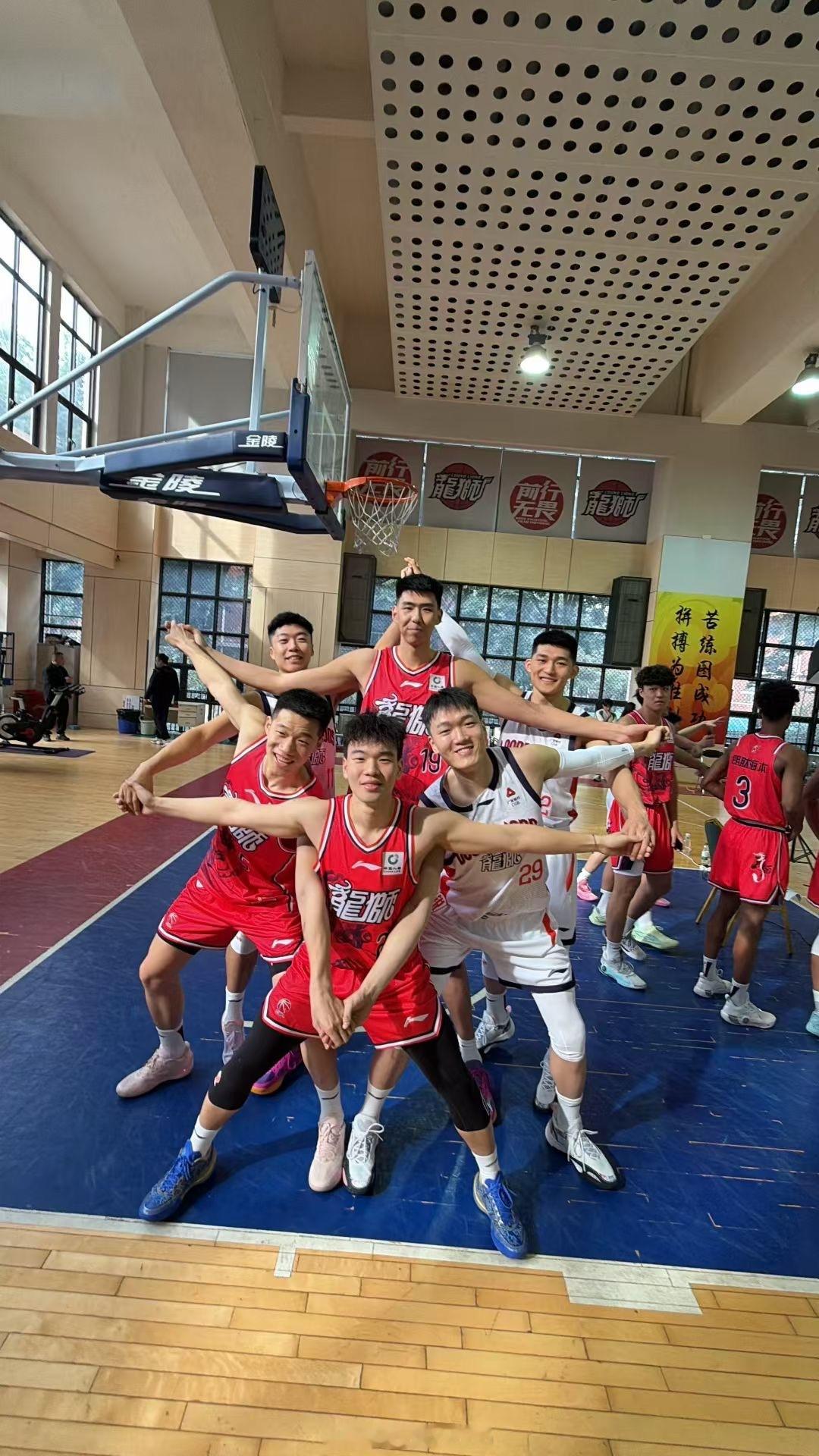 求个名字每年都在换血 但每年都还是充满活力流动的力量🙃P1🎬: 潘老师 广州