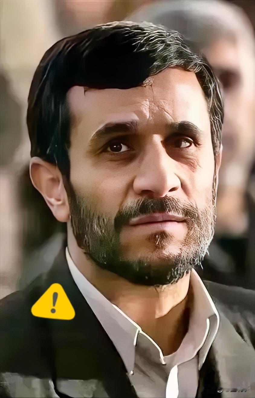 伊朗硬气
4月21日晚，伊朗首都德黑兰卡德尔广场，一枚“卡德尔”中程弹道导弹赫然