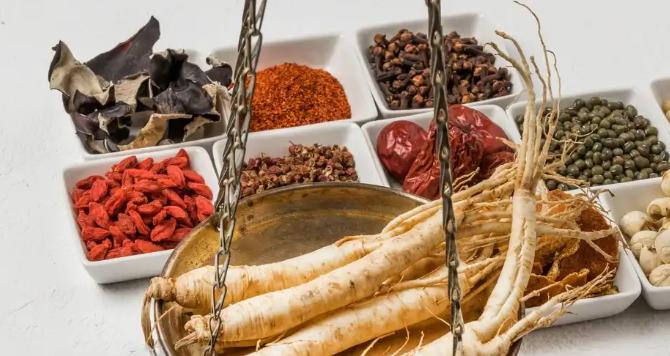 痛风的疼痛感为何会如此剧烈？






得了痛风的朋友都知道，一旦这个问题疼痛