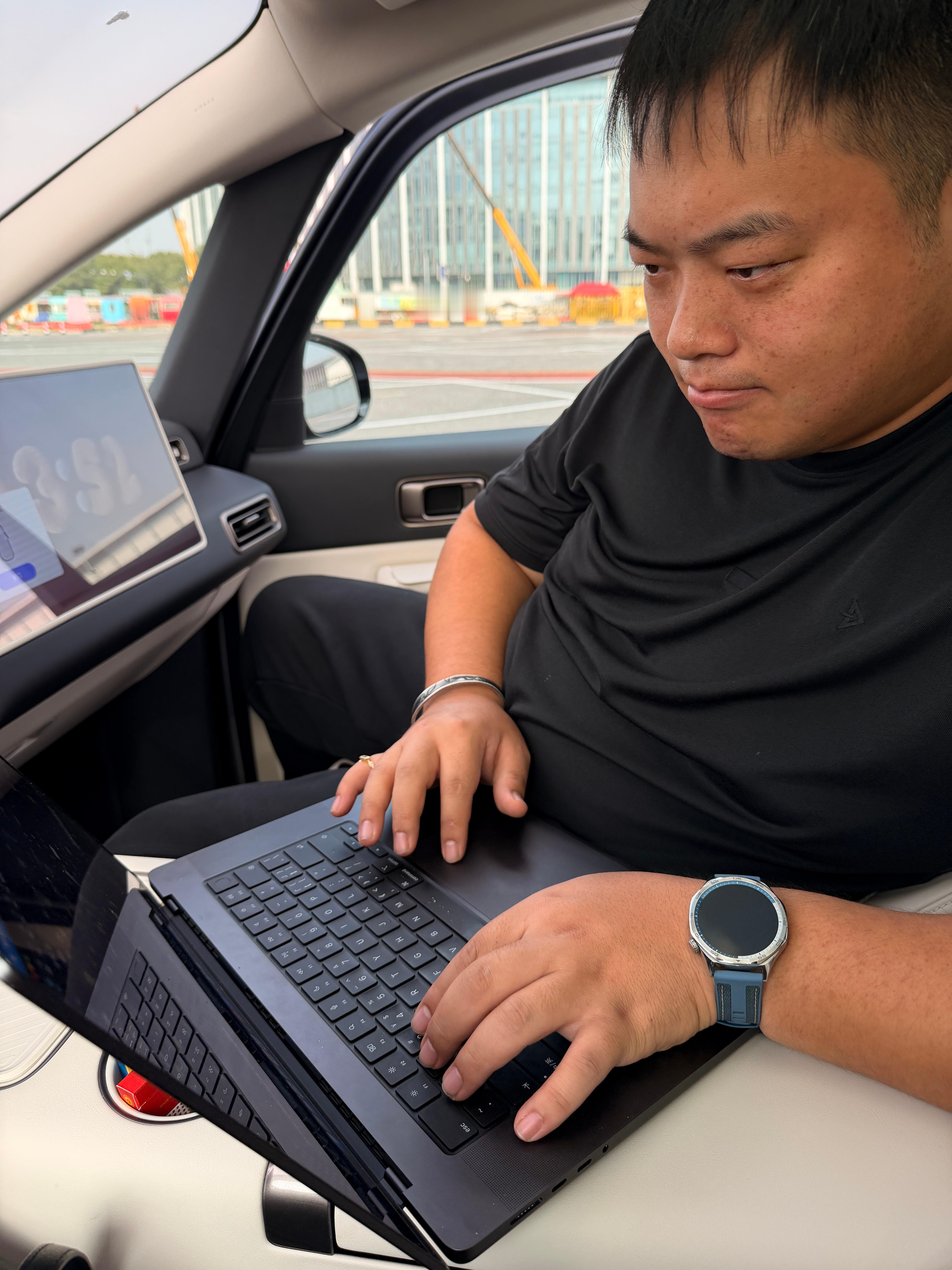 【拍摄花絮】+1我和大晨子，边拍新的片子，边修改老的片子他键盘⌨️都快抡出火星子