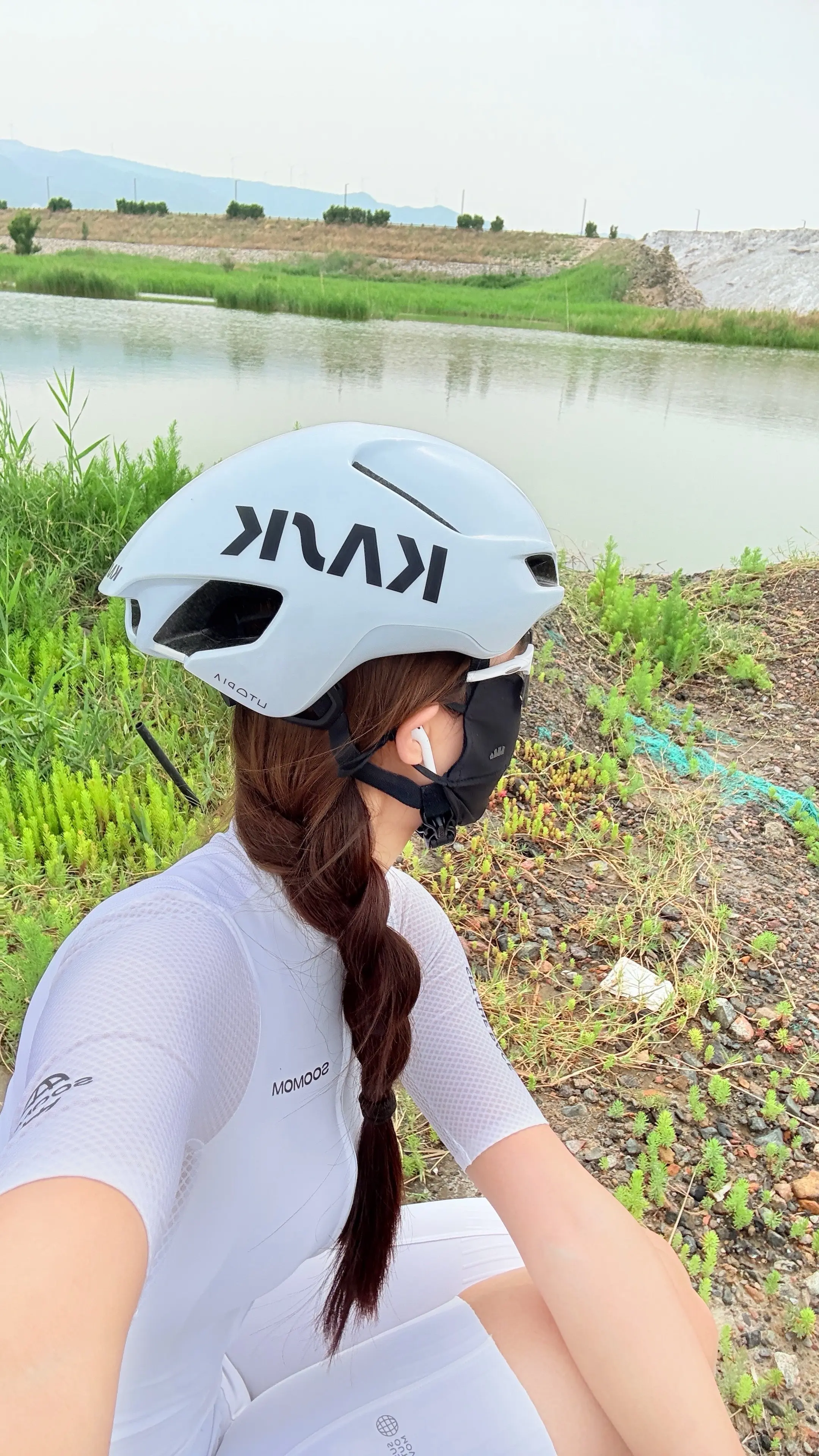 于是 我驻足 享受无法复刻的瞬间