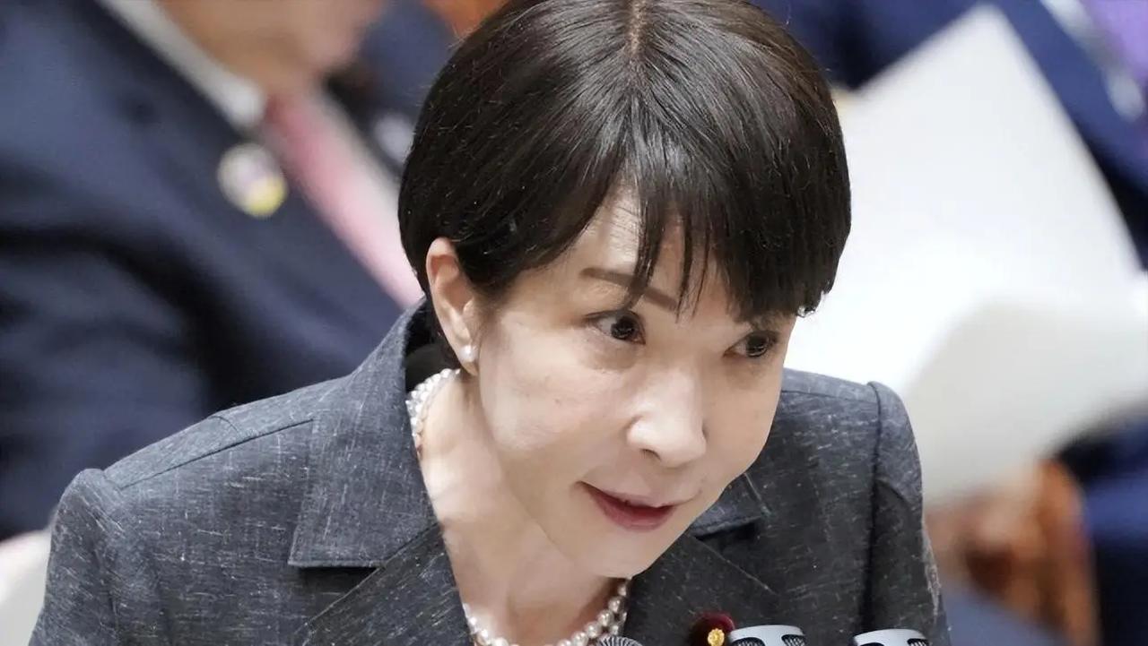 高市早苗去欧洲拉帮结派，中国干脆来一招釜底抽薪！
日本首相高市早苗最近跑到欧洲去