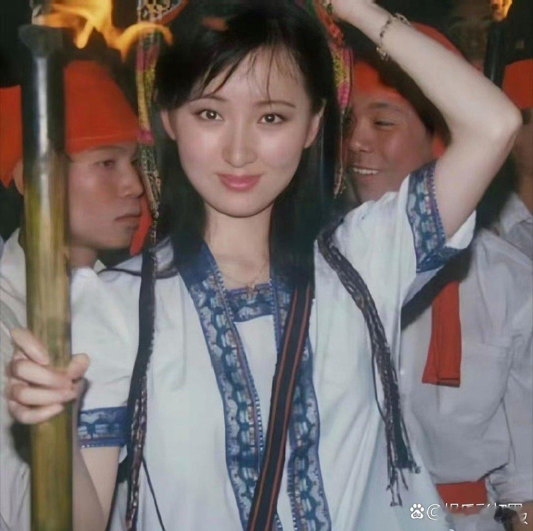 陈晓旭旧照，那时候没有美颜，没有滤镜。她竟然美的那么清新脱俗！ ​​​