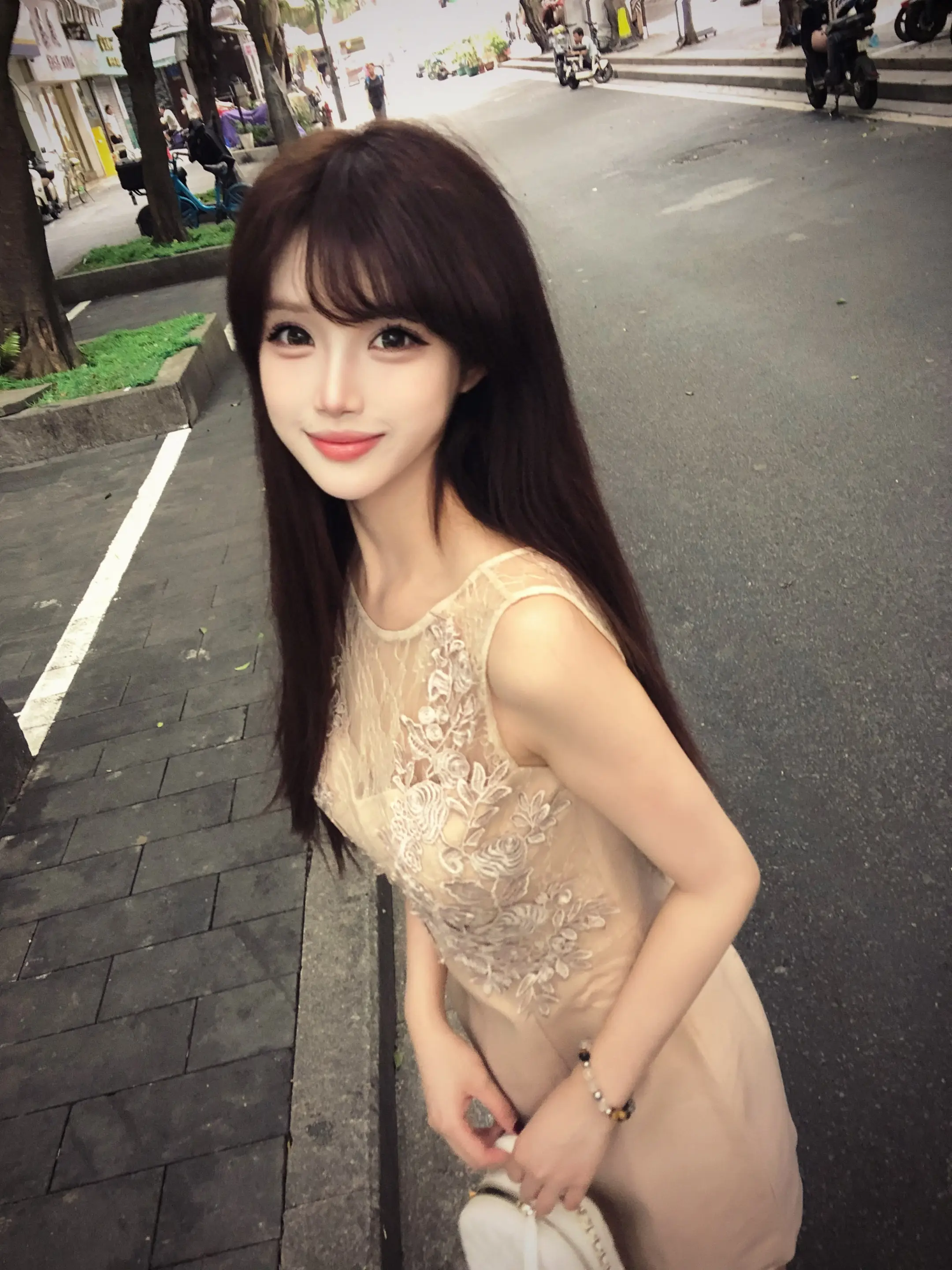 我就是娇蛮任性啊 就算我再坏再恶毒 都有人前仆后继的来爱我呢