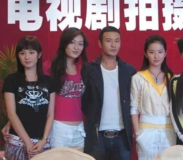 真的很想知道杨幂为什么和谁都能掰 ​​​