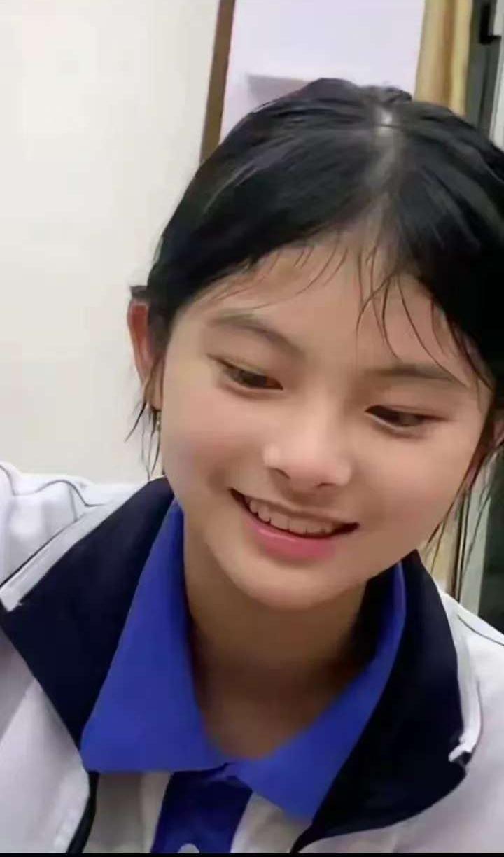 这么漂亮的女儿，可惜了！
优妈妈说的对，这凶手虽然是小孩，但下起手来比成年人要更