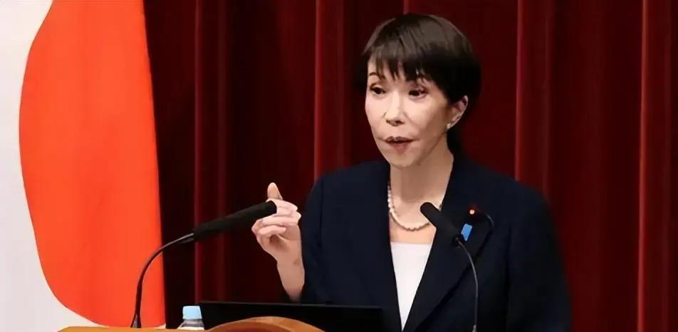 2月1日东京，高市早苗突然缺席NHK最热门的周日讨论节目，现场椅子空荡荡的，直接