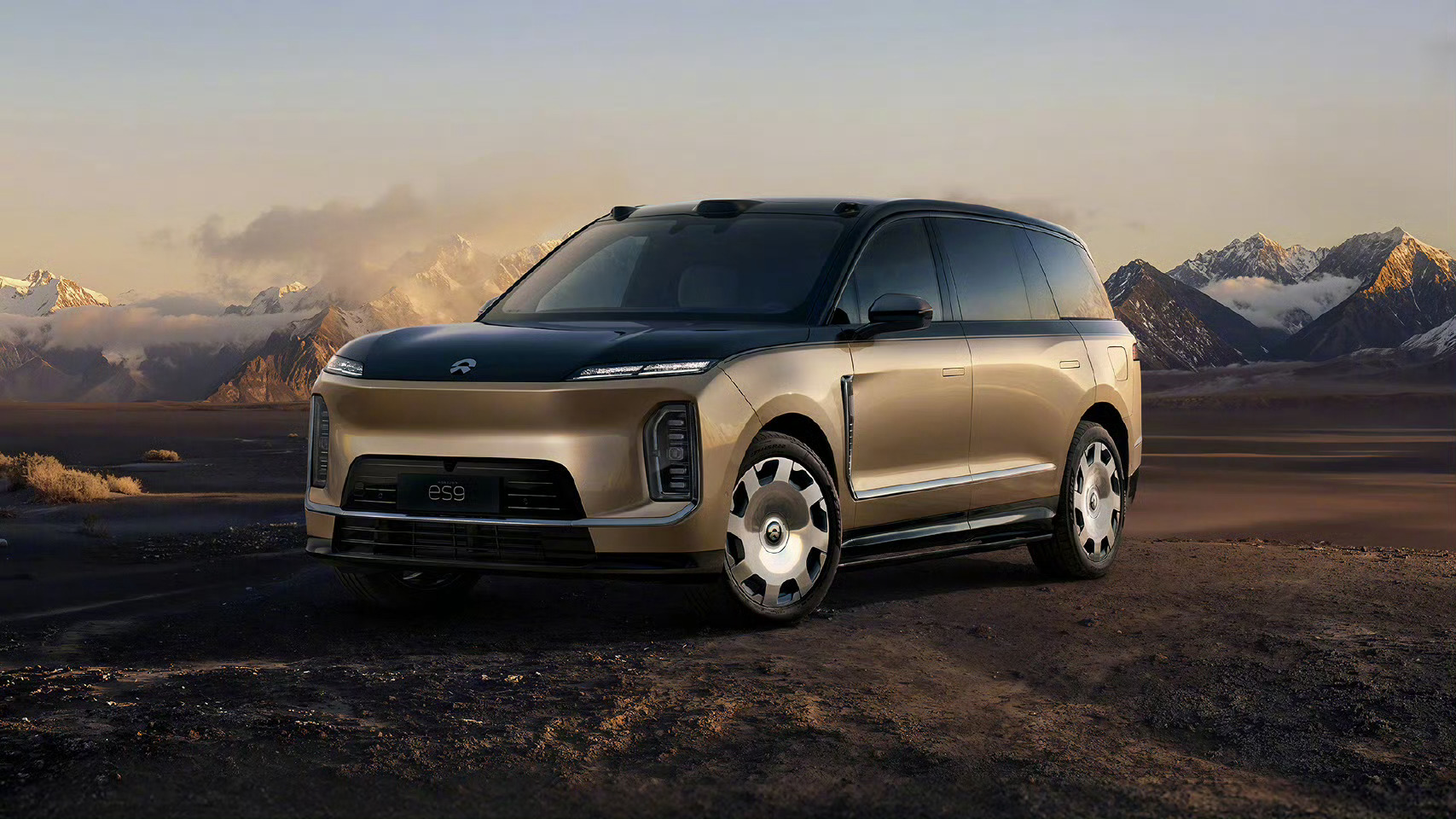 蔚来ES9车挺好，价格也还不错吧但是没有后排顶棚娱乐屏，这点我觉得不太好…BBA