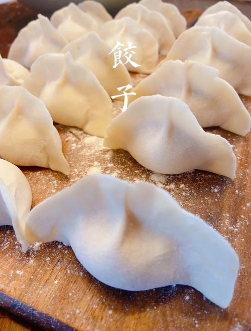 北京，男子店里一份手工饺子本来卖18块。某天他打开外卖后台，意外发现:平台没经过