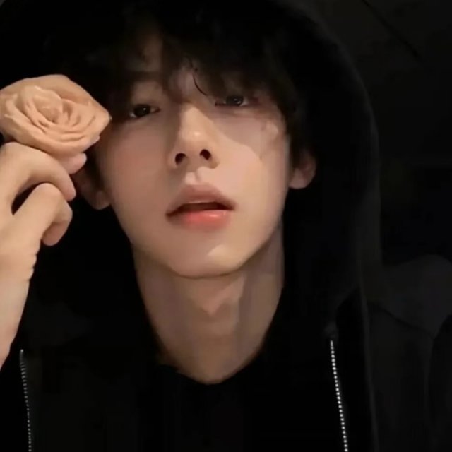 小众男生头像简约高级感不易撞 