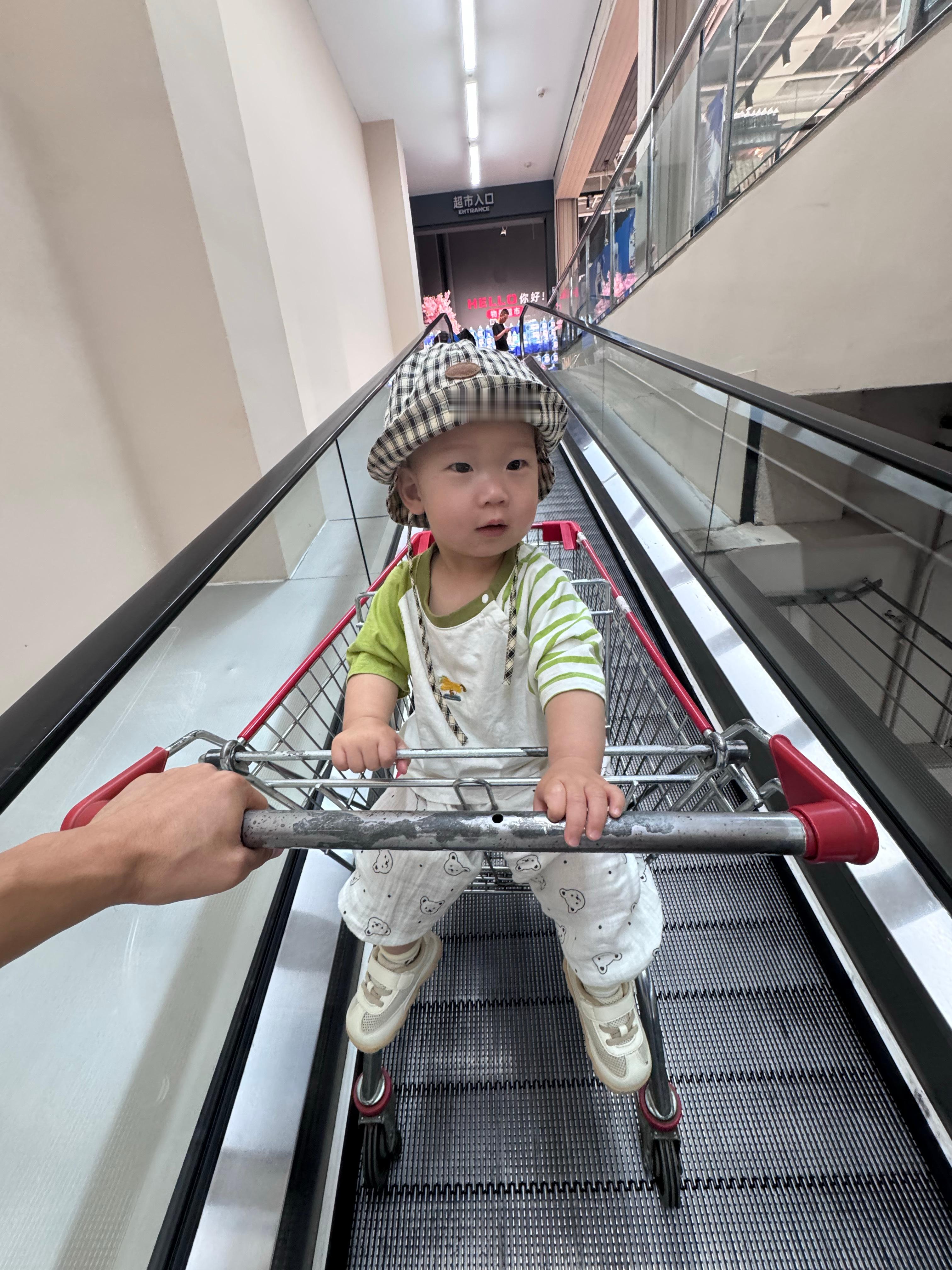 幸福有很多种逛超市是一种带娃逛超市更幸福