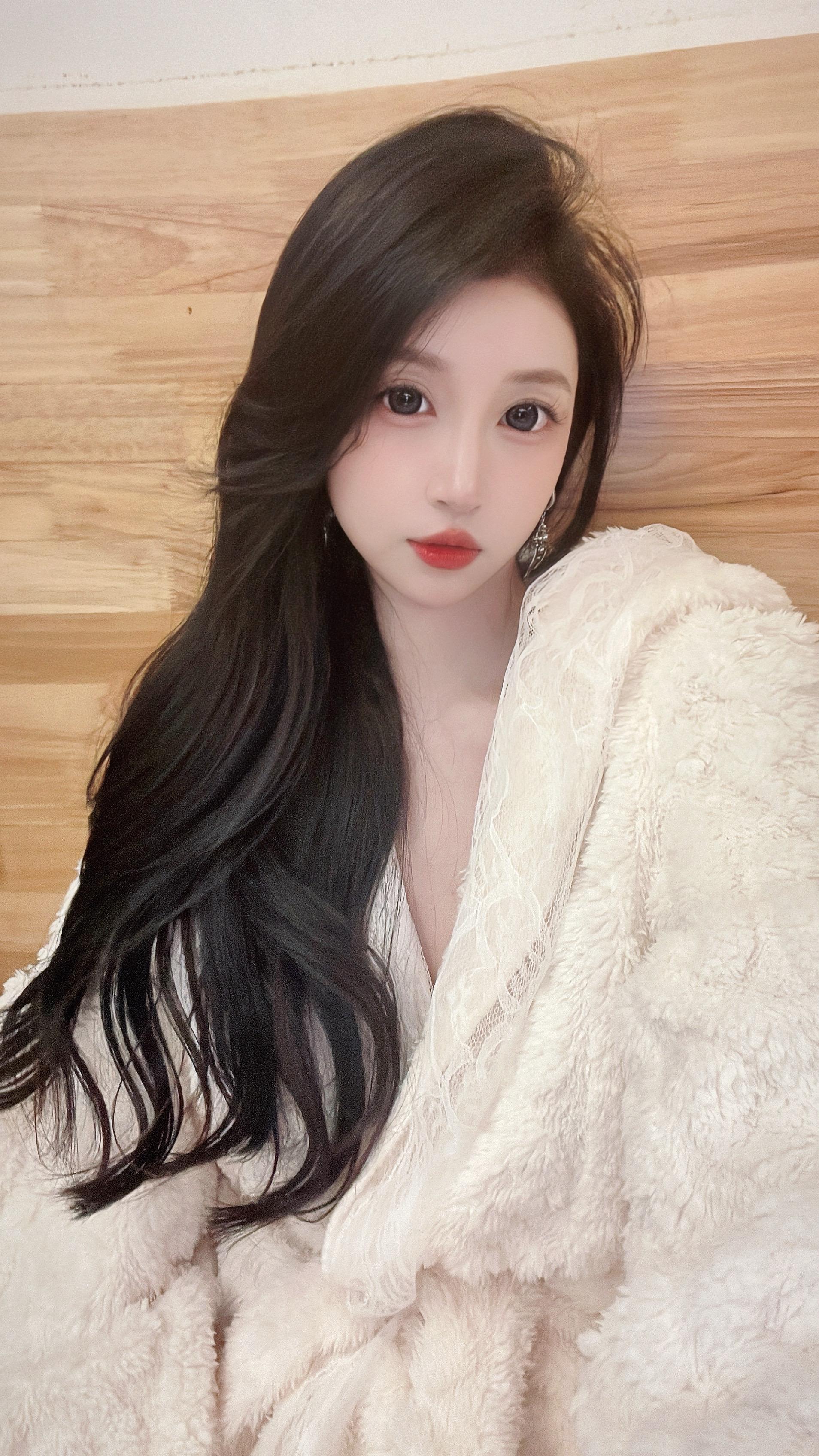 以前装杯不爱回消息 现在好了一条消息都没有