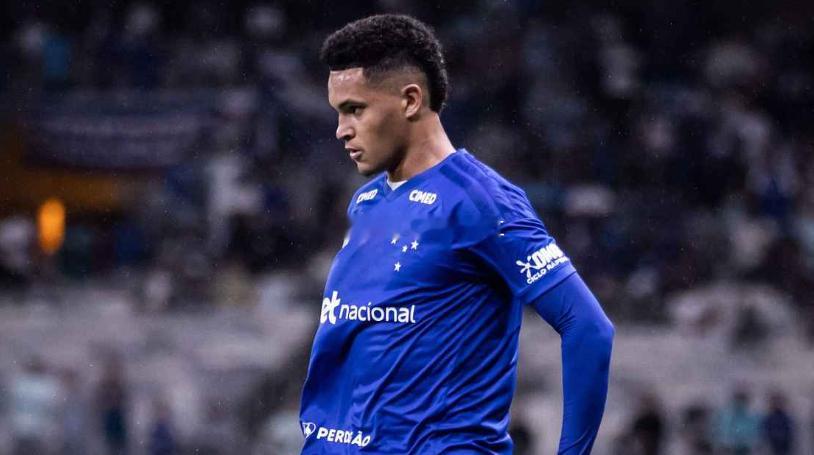 据ESPN报道，克鲁塞罗青训新星考阿·普拉特斯正前往德国，即将与多特蒙德完成签约