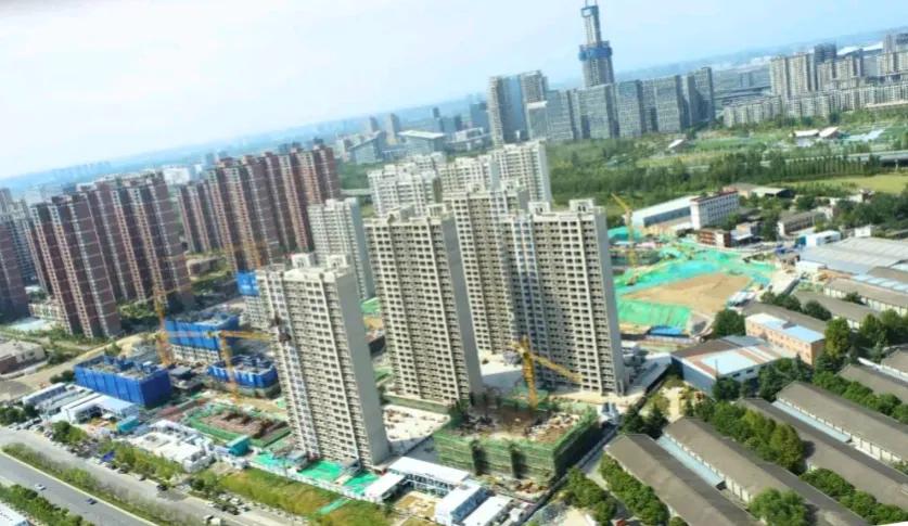 西安沣澋居项目位于沣东新城，具体坐落于沣泾大道以西，昆明二路以北，沣东五路以东。