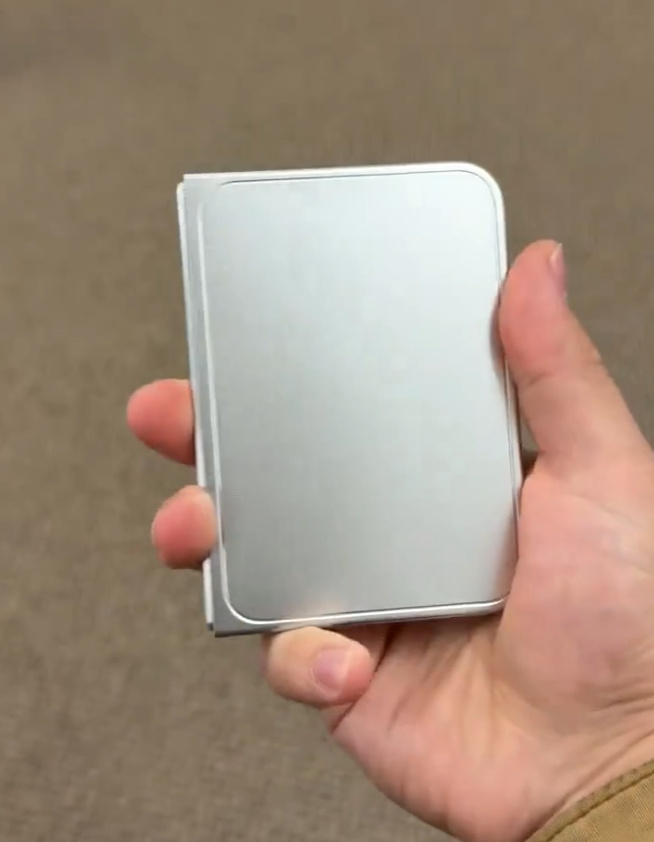 曝iPhoneFold定价14999元  大家需要工作多才能买一部iPhone 