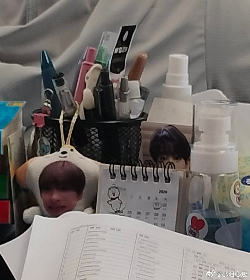 kkk坐我前面的那位学生 