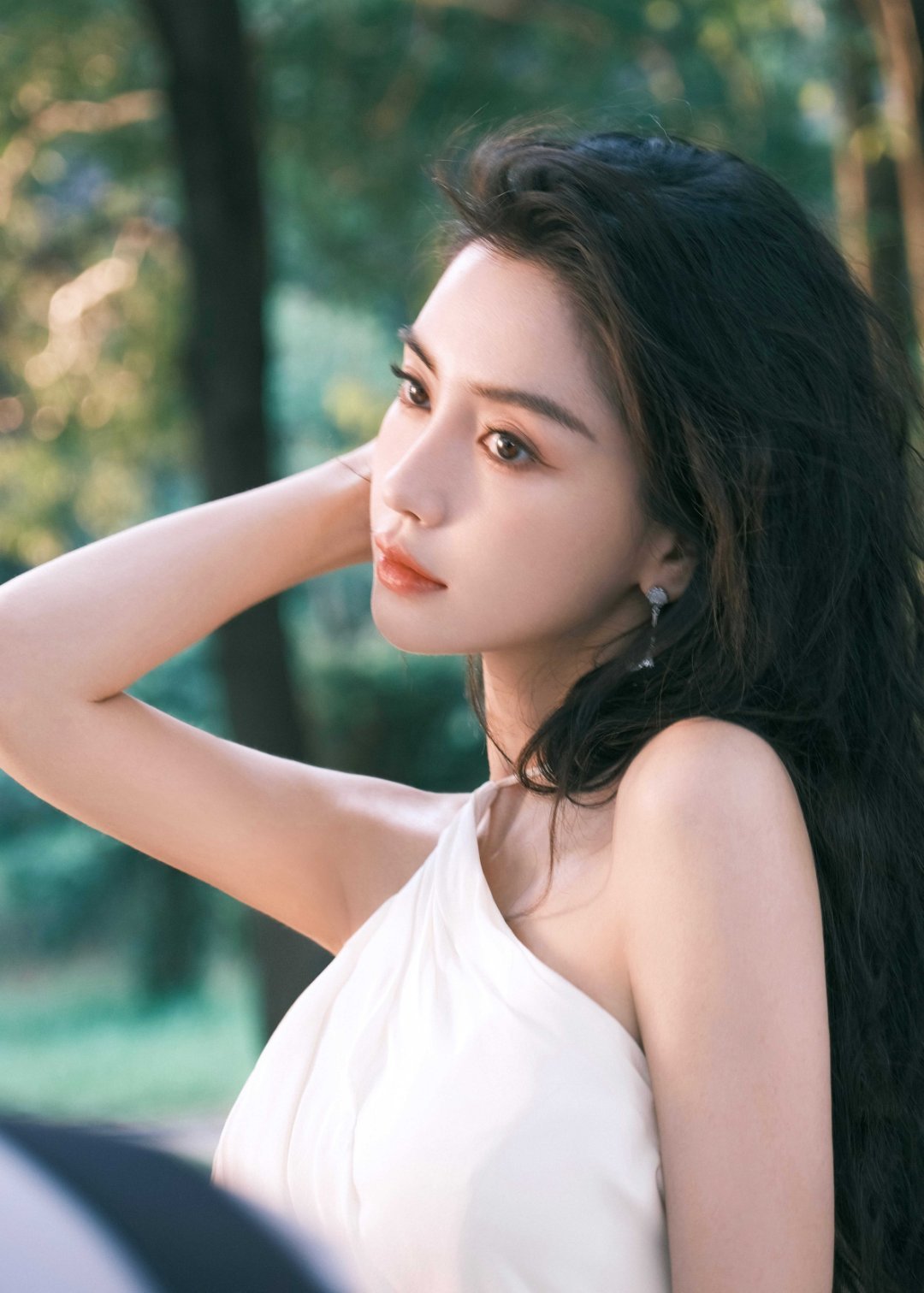 angelababy angelababy 你和快乐一样值得我去奔赴，因为有特别