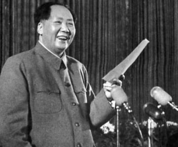 1955年授衔时他既无军衔也无官职，为何毛主席却特批他享受元帅级别的待遇？
19