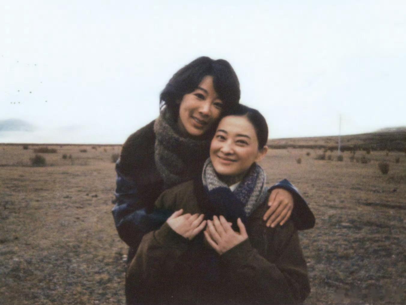 杨紫梅婷生命树合照窝们白菊和妈妈的合照🥹 看起来好乖啊 好想快点和白菊见面🫳