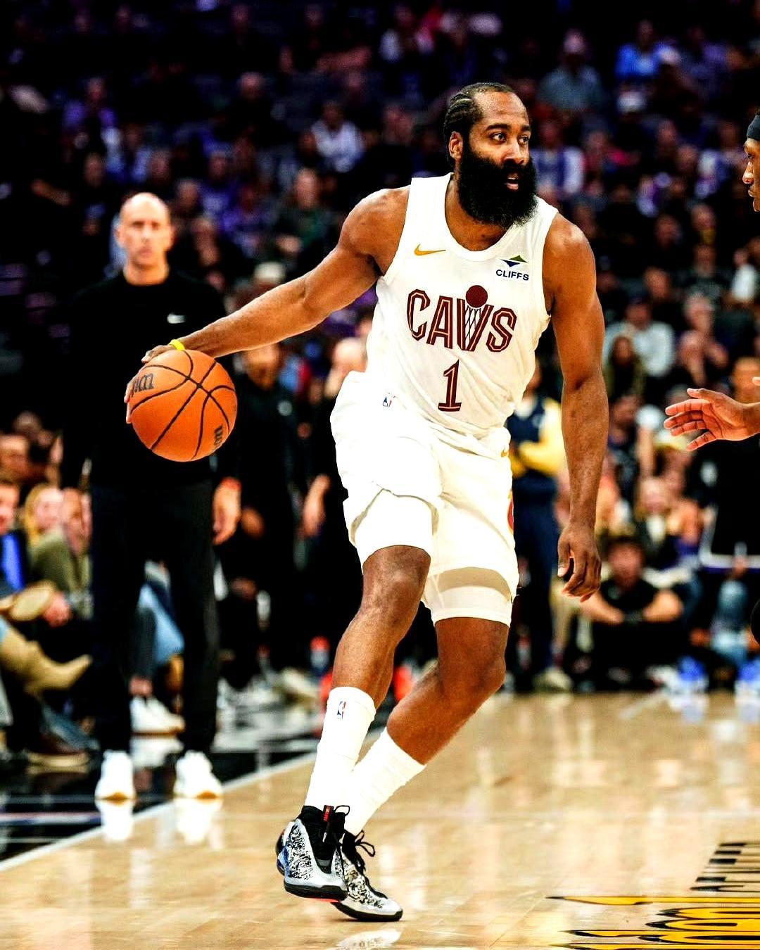 人们惊叹28岁的穆雷步入巅峰，却忽略了一个残酷事实。36岁颠沛流离的哈登，依然能