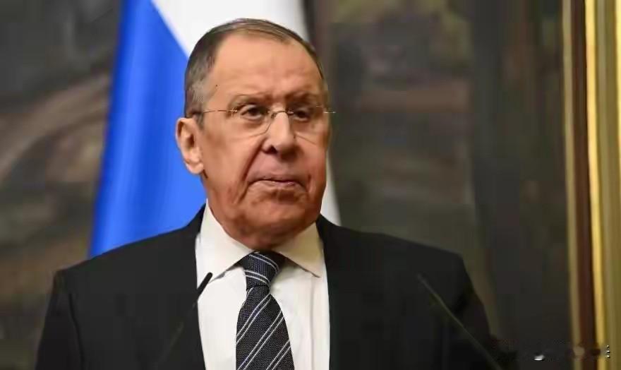 俄罗斯拉夫罗夫外长公开喊话美国

要保持克制，打击伊朗会产生严重后果。

拉夫罗