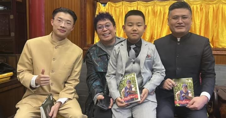 这圈子太现实了！66岁的王为念老师，亲自带着两位文化界的朋友，大老远跑到菏泽，就