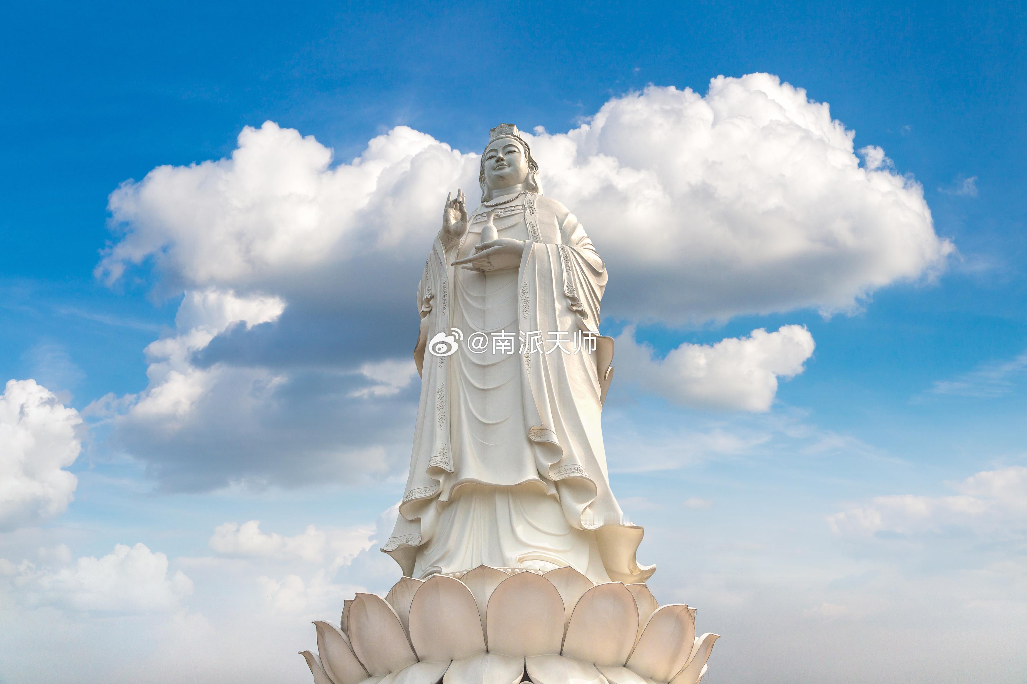晨起礼佛🙏保佑你幸福，安康，好运，快乐！ ​​​