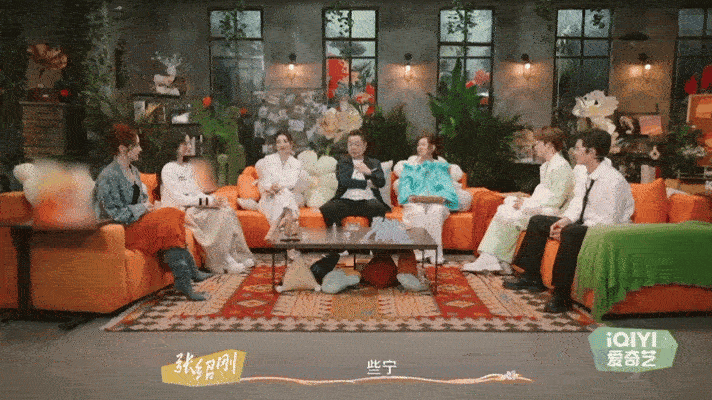 #刘些宁宁可错过也不会主动#刘些宁对待感情的观点，感觉是在演我！面对喜欢的男孩，