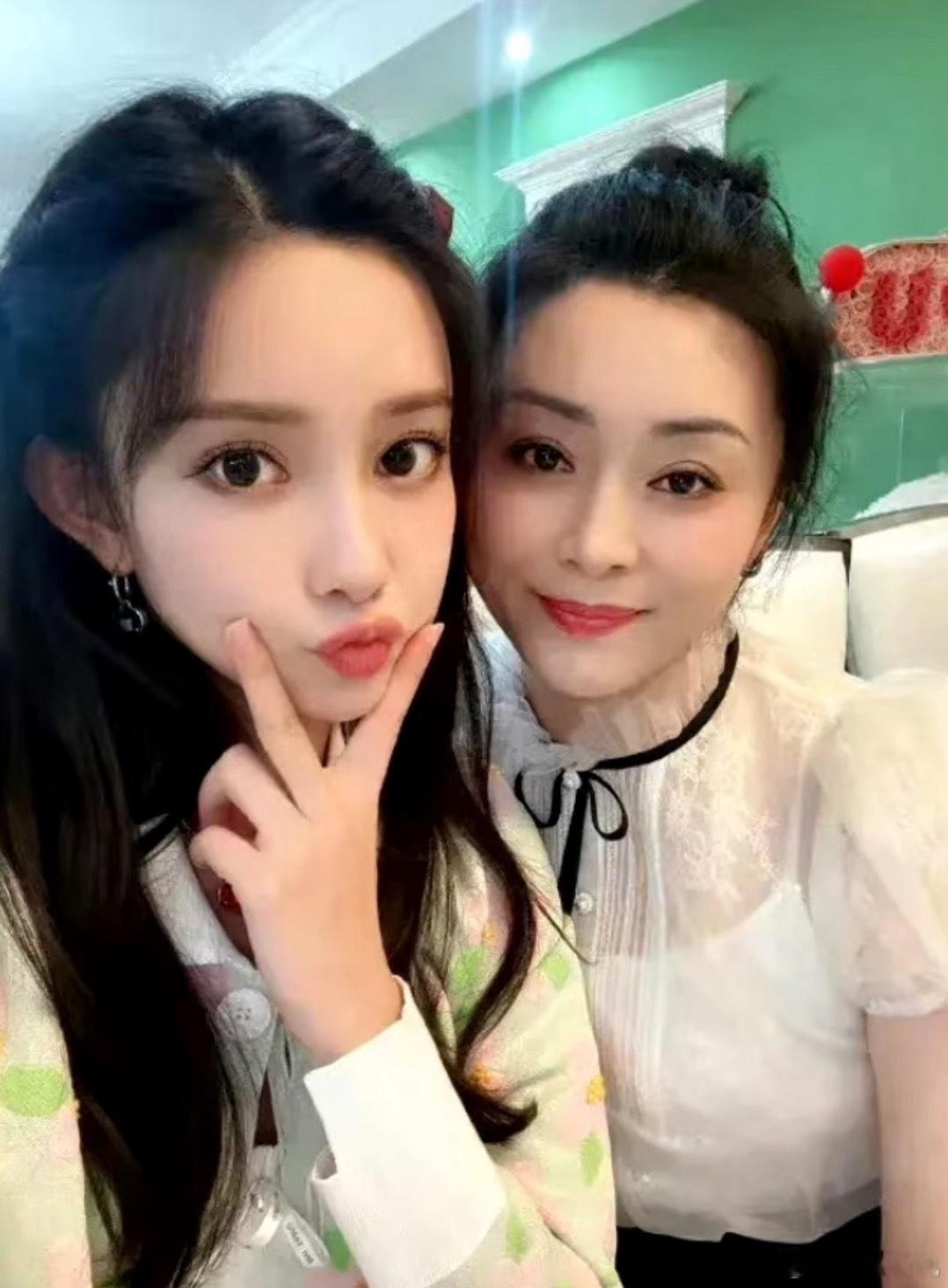 看到了五十多岁的孟子义 2025年12月4日是孟子义30岁生日，孟子义生日会上，