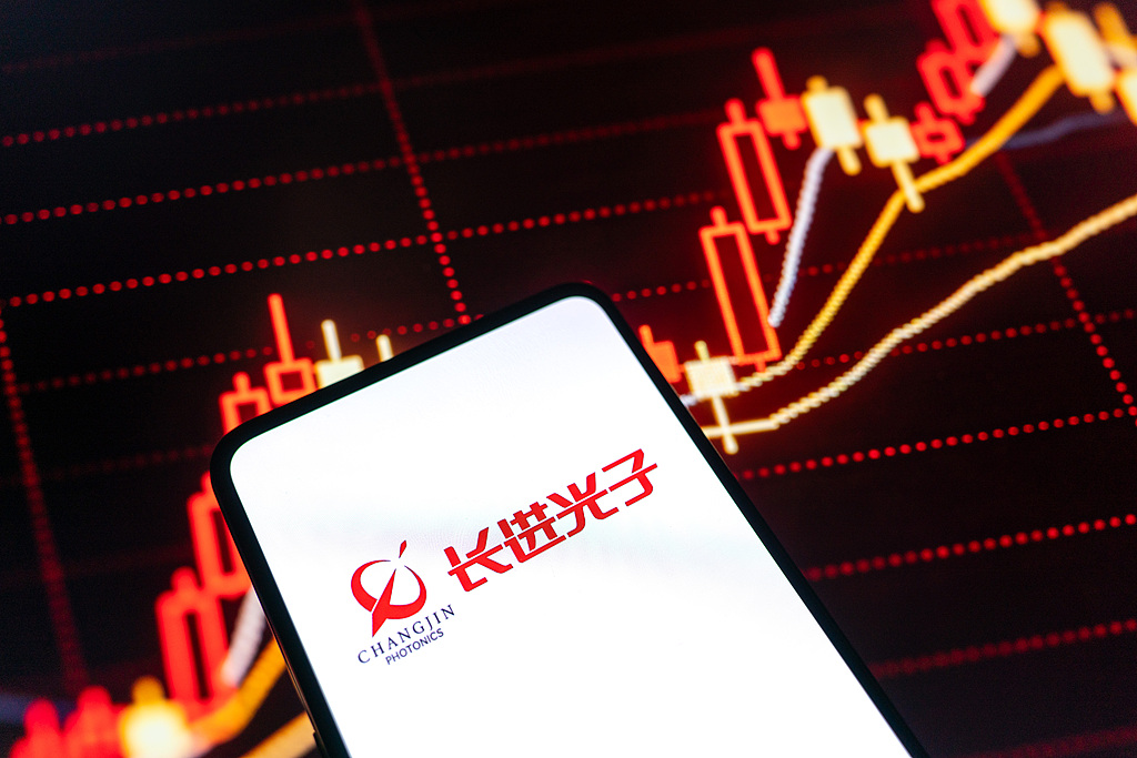 中一签赚32万元，股东杰普特浮盈约152倍，长进光子首日暴涨1510%的狂欢与隐忧