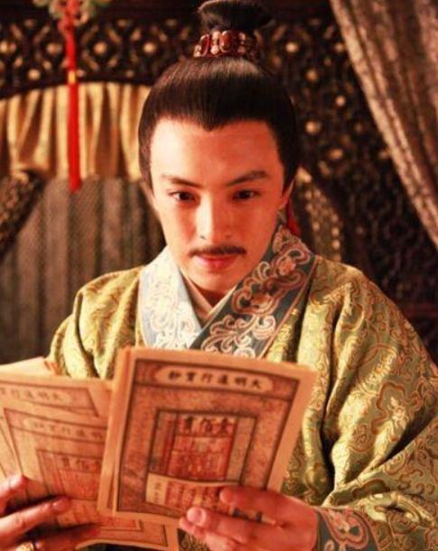 朱元璋将女婿捆在午门斩首，公主跪地哭喊求情，朱元璋没惯着直接将驸马赐死。朱元璋向