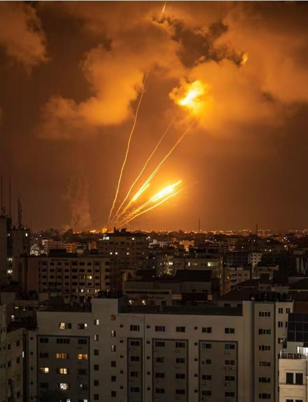 从嚣张到狼狈！6月27日以色列终于承认，在12天战争，有75枚伊朗中程弹道导弹直