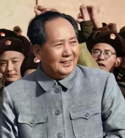 毛主席从未走远！毛泽东思想永远是民族复兴的指路明灯
 
今天，我们为何依然深情缅
