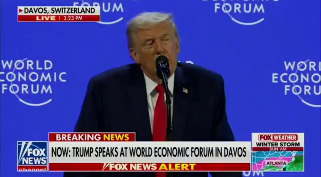 新闻快讯——特朗普达沃斯谈及马克龙
 
“马克龙啊，我昨天瞅见他戴那副花里胡哨的